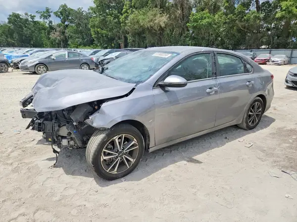 3KPF24AD9RE789881 2024 KIA FORTE - Image 1
