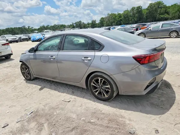 3KPF24AD9RE789881 2024 KIA FORTE - Image 2