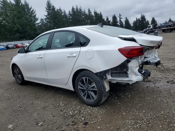 3KPF24AD9RE791792 2024 KIA FORTE - Image 2