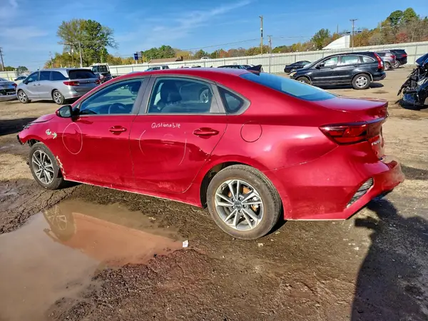 3KPF24AD9RE792862 2024 KIA FORTE - Image 2