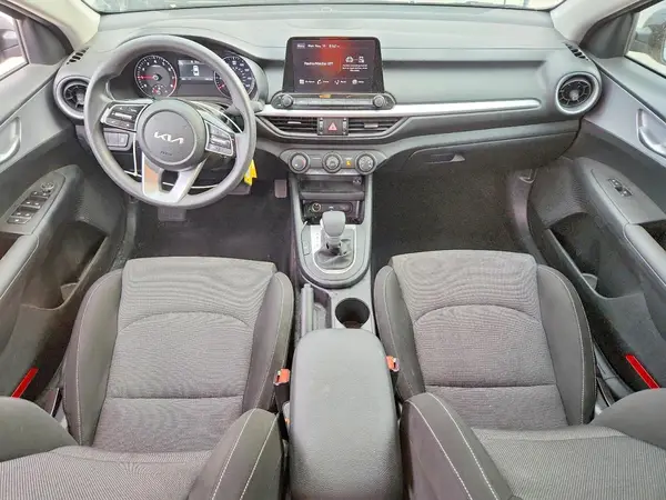 3KPF24AD9RE793574 2024 KIA FORTE - Image 8