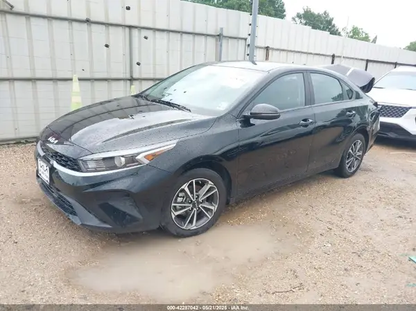 3KPF24AD9RE795261 2024 KIA FORTE - Image 2