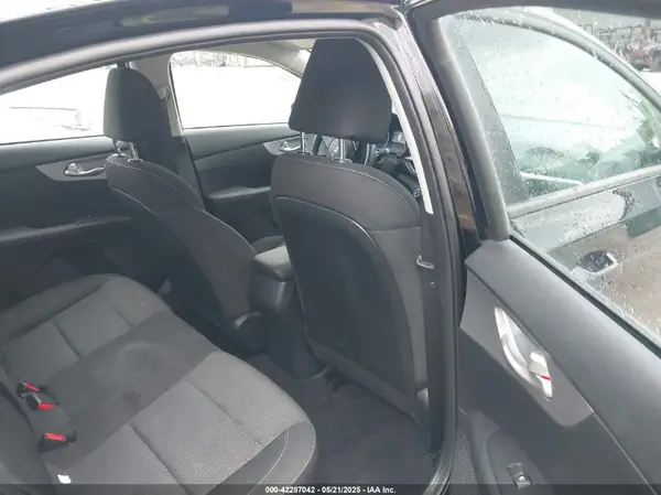3KPF24AD9RE795261 2024 KIA FORTE - Image 8