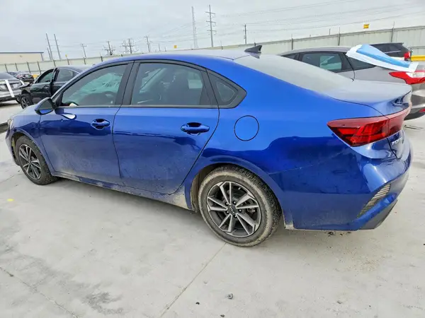 3KPF24AD9RE795616 2024 KIA FORTE - Image 2