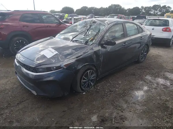 3KPF24AD9RE795969 2024 KIA FORTE - Image 2