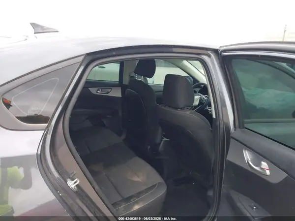 3KPF24AD9RE796071 2024 KIA FORTE - Image 8