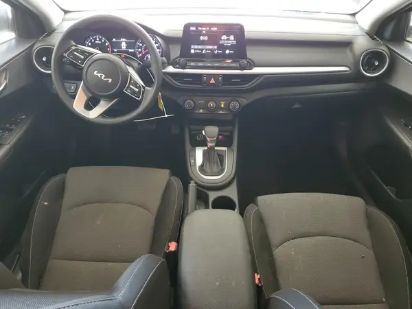 3KPF24AD9RE800037 2024 KIA FORTE - Image 8
