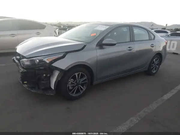 3KPF24AD9RE800197 2024 KIA FORTE - Image 2