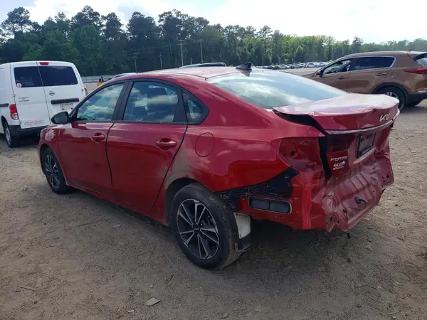 3KPF24AD9RE801253 2024 KIA FORTE - Image 2