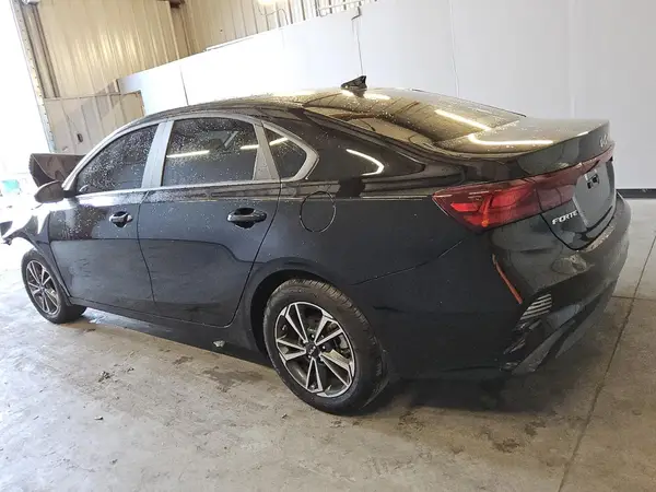 3KPF24AD9RE801673 2024 KIA FORTE - Image 2