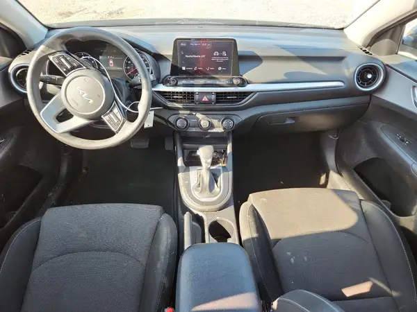 3KPF24AD9RE803889 2024 KIA FORTE - Image 8