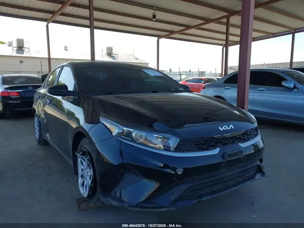 3KPF24AD9RE806033 2024 KIA FORTE - Image 1