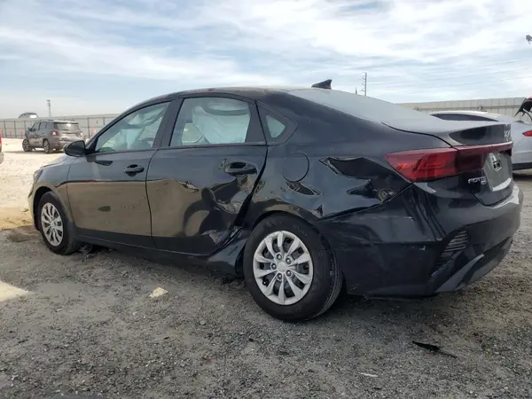 3KPF24AD9RE806209 2024 KIA FORTE - Image 2