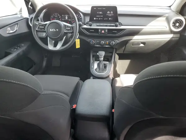 3KPF24AD9RE806209 2024 KIA FORTE - Image 8