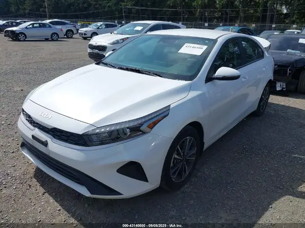 3KPF24AD9RE808171 2024 KIA FORTE - Image 2