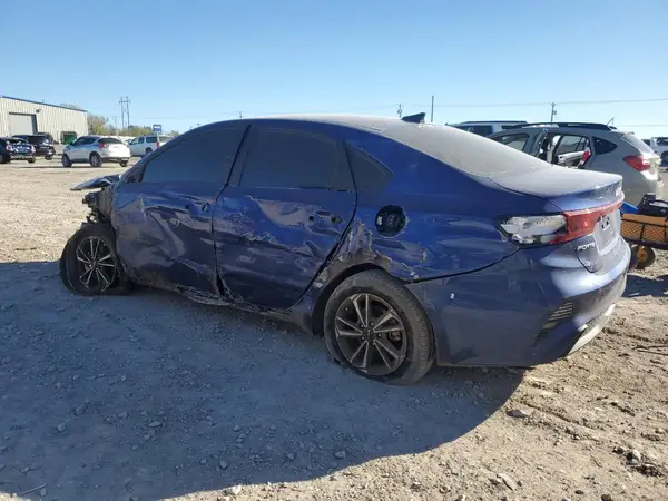 3KPF24AD9RE809501 2024 KIA FORTE - Image 2