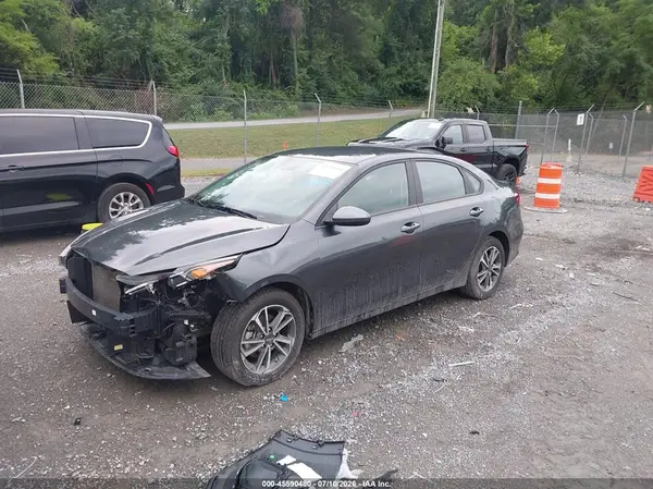 3KPF24AD9RE809532 2024 KIA FORTE - Image 2