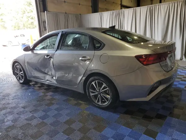 3KPF24AD9RE809742 2024 KIA FORTE - Image 2