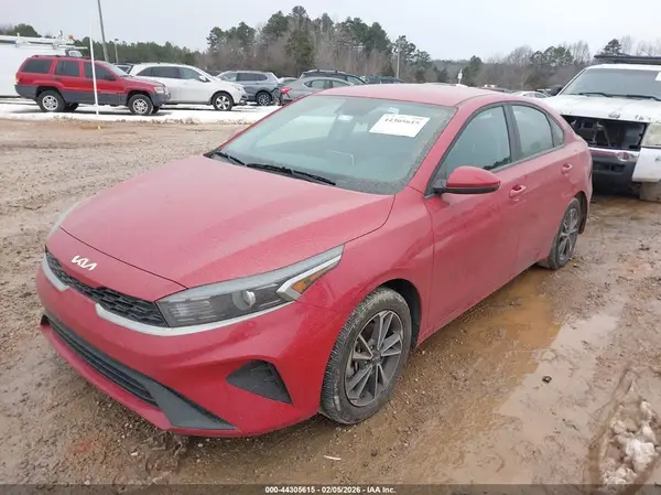 3KPF24AD9RE810017 2024 KIA FORTE - Image 2