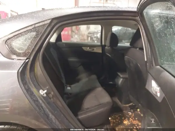 3KPF24AD9RE810213 2024 KIA FORTE - Image 8