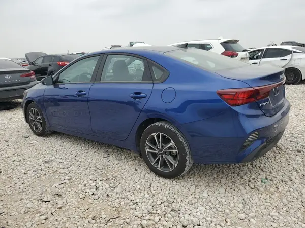 3KPF24AD9RE810244 2024 KIA FORTE - Image 2