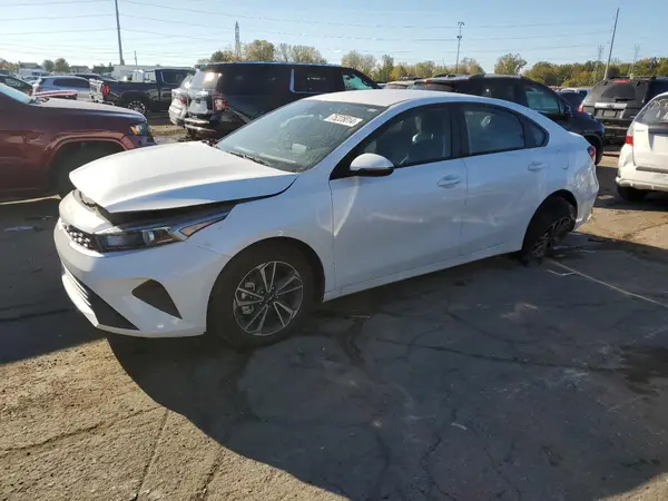 3KPF24AD9RE810423 2024 KIA FORTE - Image 1