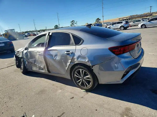 3KPF24AD9RE811801 2024 KIA FORTE - Image 2