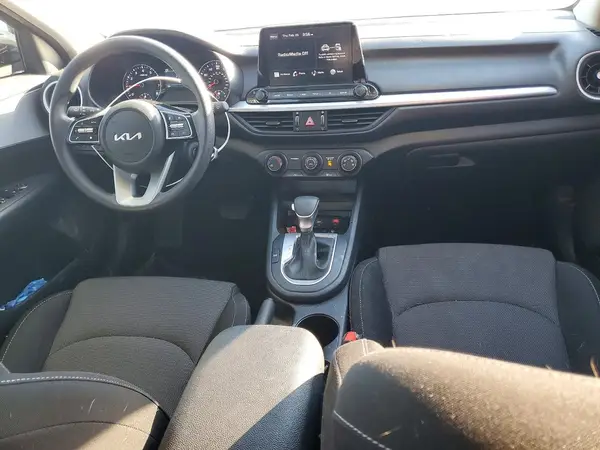 3KPF24AD9RE813032 2024 KIA FORTE - Image 8