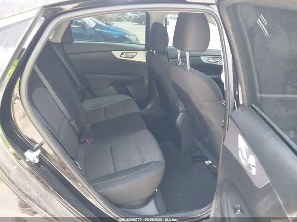 3KPF24AD9RE813564 2024 KIA FORTE - Image 8