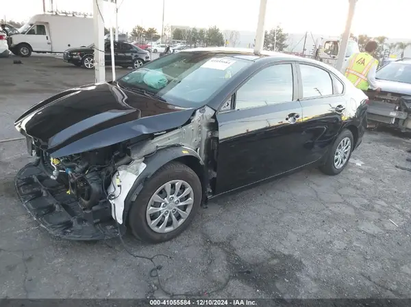 3KPF24AD9RE814651 2024 KIA FORTE - Image 2