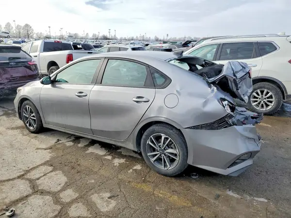 3KPF24AD9RE817033 2024 KIA FORTE - Image 2