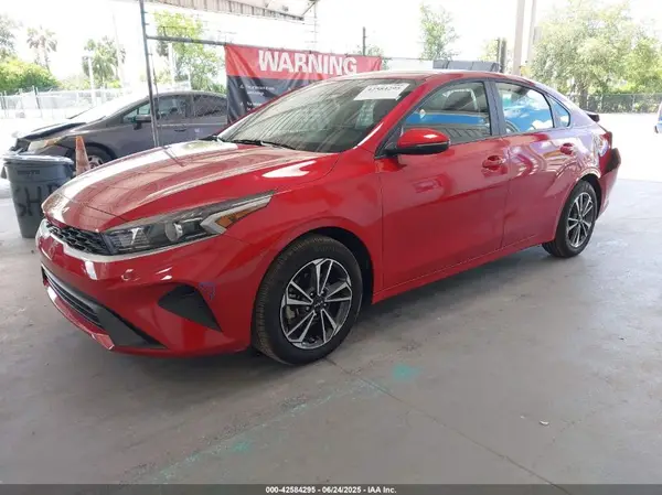 3KPF24AD9RE817419 2024 KIA FORTE - Image 2
