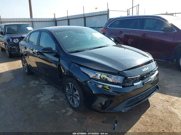 3KPF24AD9RE818280 2024 KIA FORTE - Image 1