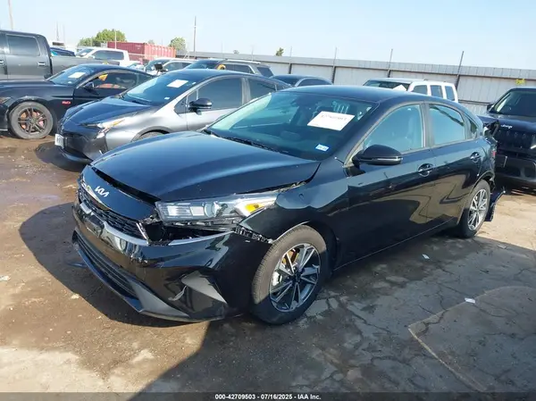 3KPF24AD9RE818280 2024 KIA FORTE - Image 2