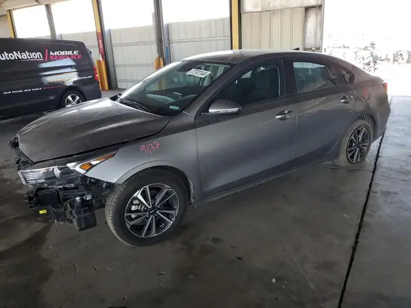 3KPF24AD9RE819719 2024 KIA FORTE - Image 1