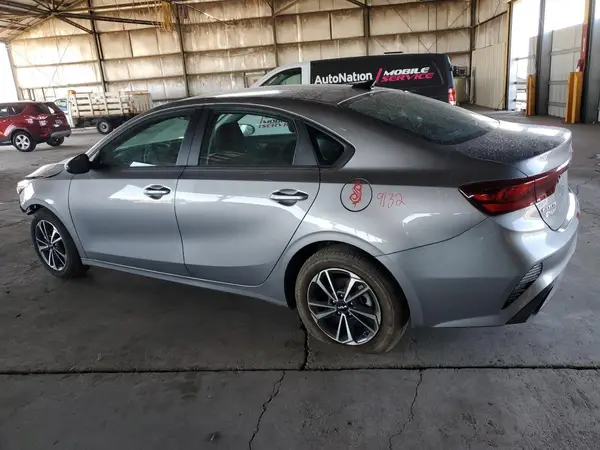 3KPF24AD9RE819719 2024 KIA FORTE - Image 2