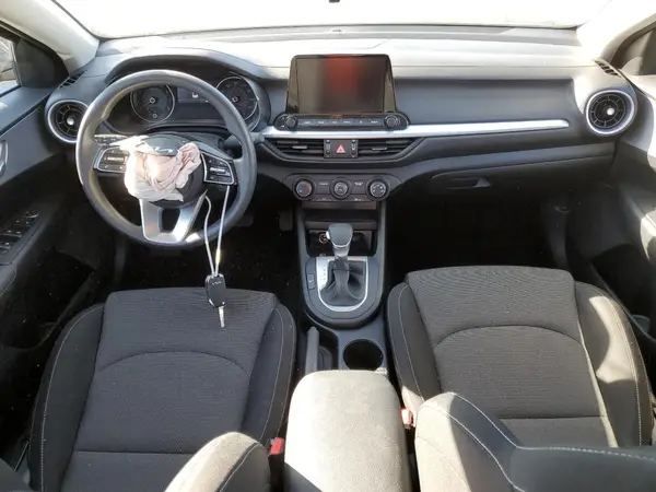 3KPF24AD9RE821163 2024 KIA FORTE - Image 8