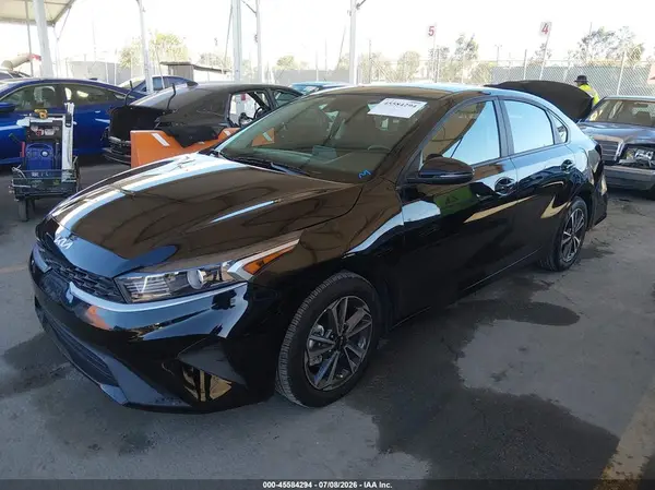 3KPF24AD9RE824886 2024 KIA FORTE - Image 2