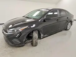 3KPF24AD9RE827044 2024 KIA FORTE