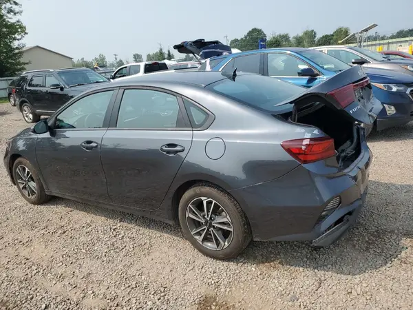3KPF24AD9RE827416 2024 KIA FORTE - Image 2