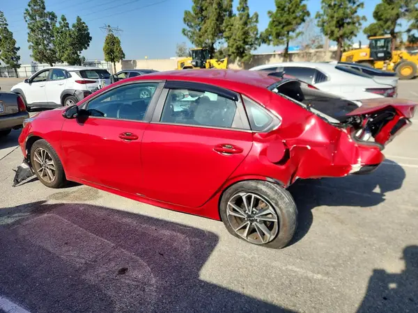 3KPF24AD9RE829537 2024 KIA FORTE - Image 2
