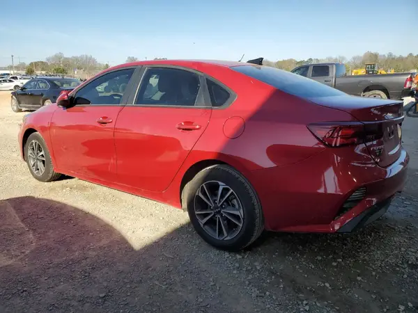 3KPF24AD9RE829702 2024 KIA FORTE - Image 2