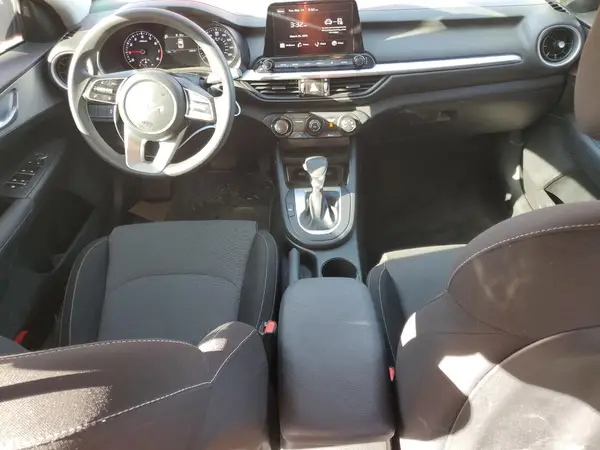 3KPF24AD9RE829702 2024 KIA FORTE - Image 8