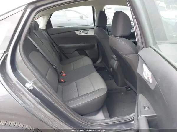 3KPF24AD9RE830185 2024 KIA FORTE - Image 8