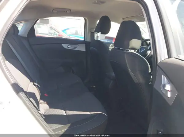3KPF24AD9RE830459 2024 KIA FORTE - Image 8