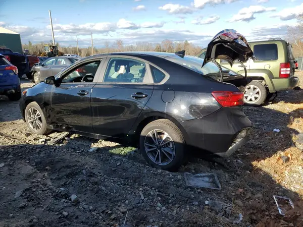 3KPF24AD9RE830977 2024 KIA FORTE - Image 2