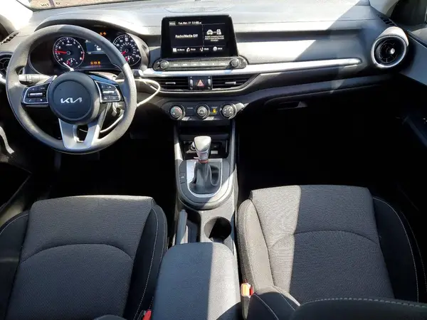 3KPF24AD9RE835287 2024 KIA FORTE - Image 8