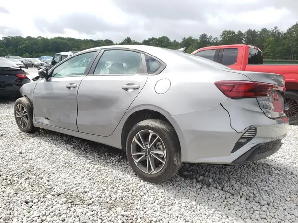 3KPF24AD9RE835340 2024 KIA FORTE - Image 2
