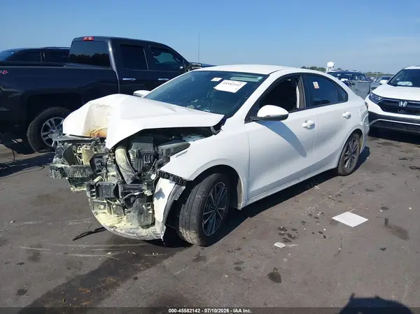 3KPF24AD9RE836424 2024 KIA FORTE - Image 2