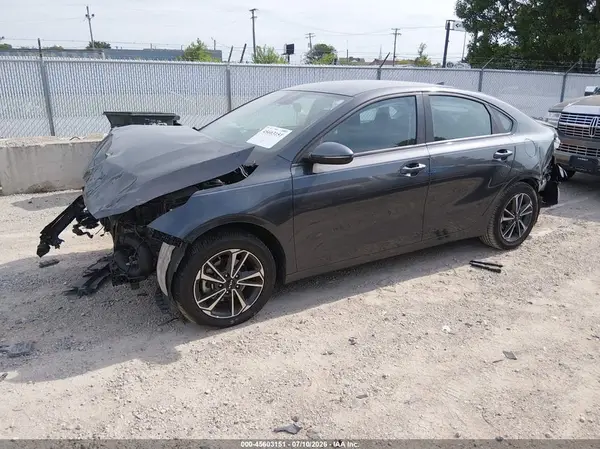 3KPF24AD9RE836973 2024 KIA FORTE - Image 2